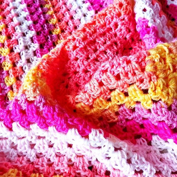 Crochet BABY BLANKET AFGHAN GRANNY SQUARE 29"x 29" PINK YELLOW ORANGE WHITE - Picture 8 of 9